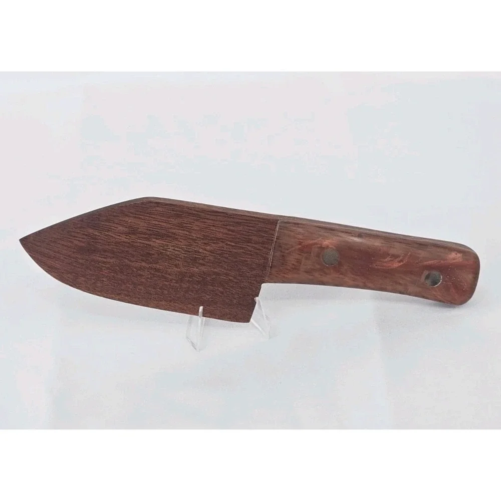 Knife this exotic